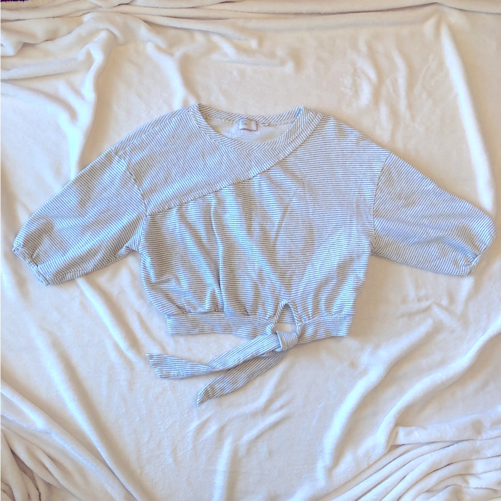 Crop quarter sleeve sweater